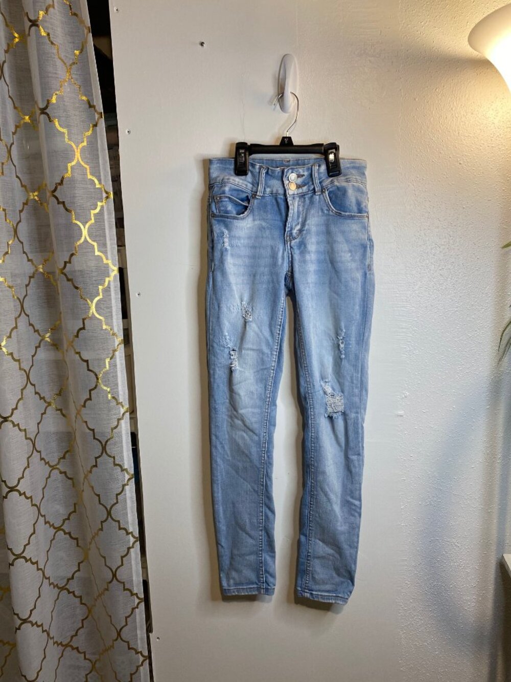 rue21 Light Wash Distressed High Rise Skinny Jeans - Size 00